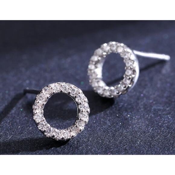 Tiny Chic 0.7 cm Sterling Silver CZ Studs – Dainty Geometric Sparkle - Picture 3 of 5